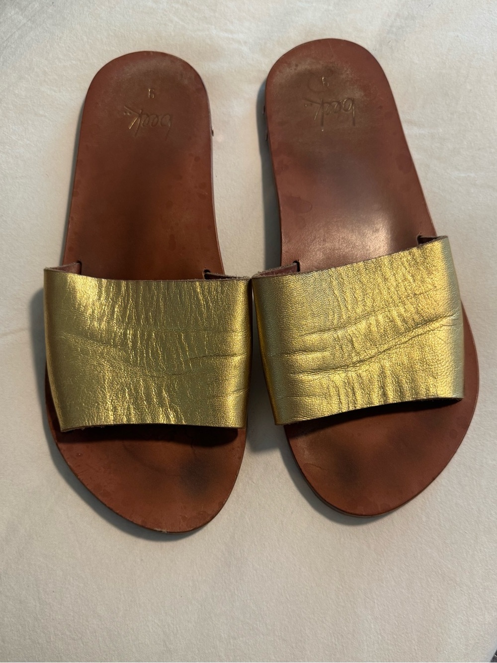 Beek Gold Slides